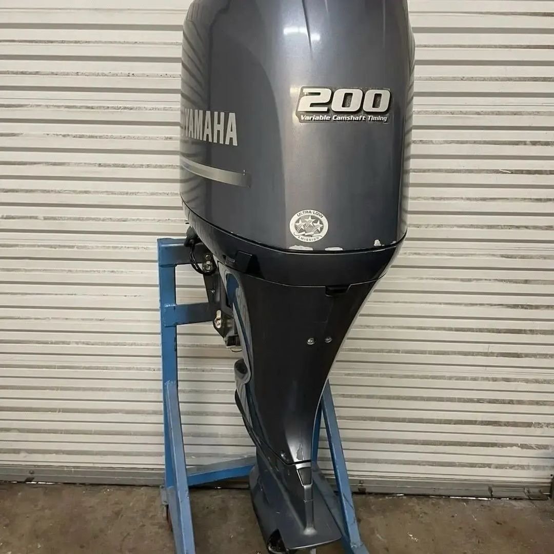 Used Yamaha In-Line 4 200HP – 25″ Shaft - Image 4
