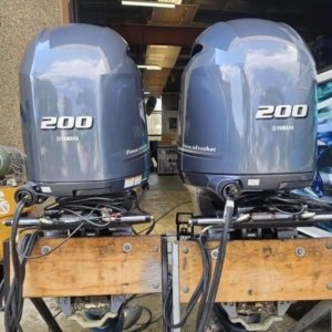 Twin Yamaha F200hp 4 stroke. 2021 electric controls