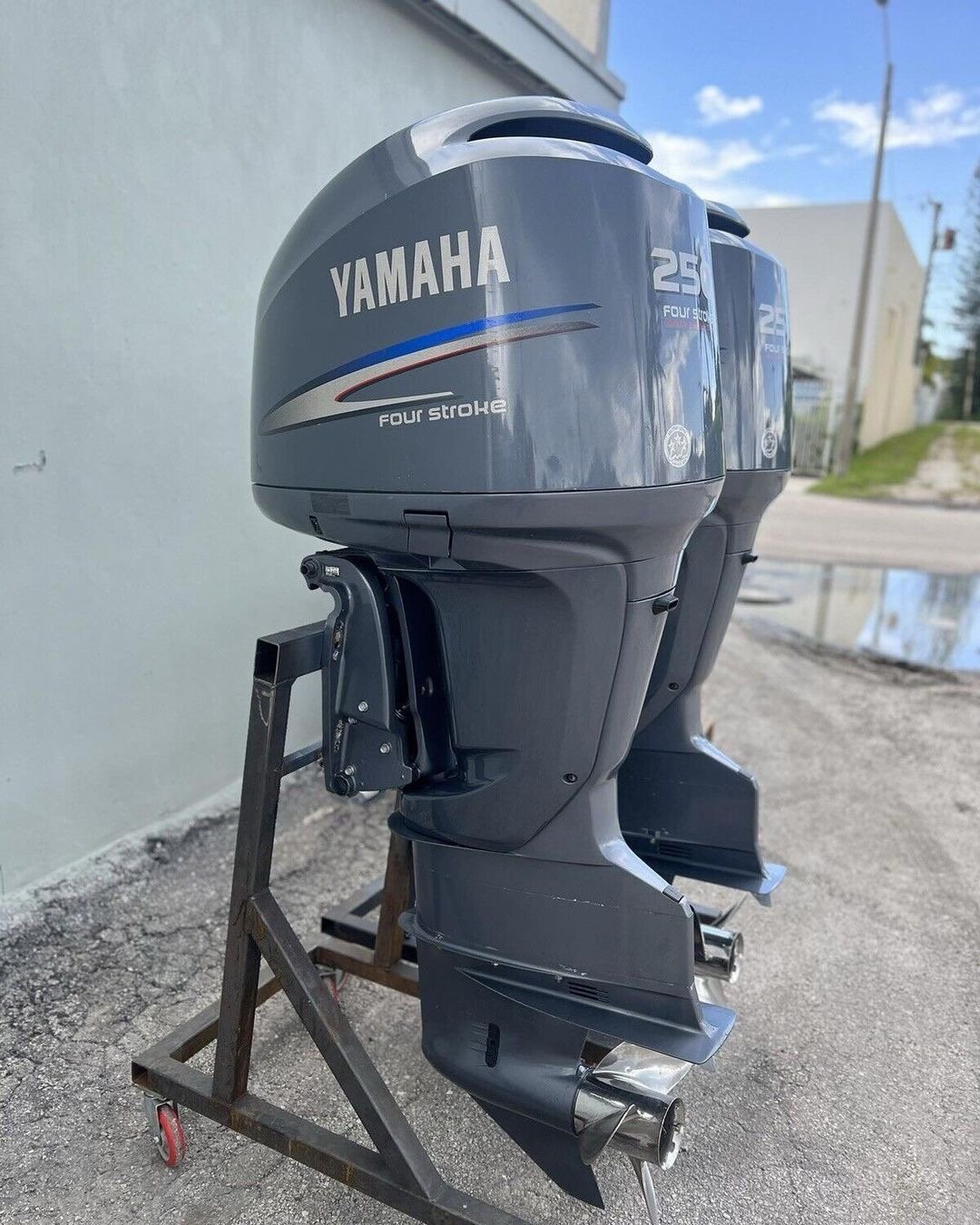 Twin 2016 Yamaha 250 Hp 4 Stroke 25″ Outboard Motors - Image 2
